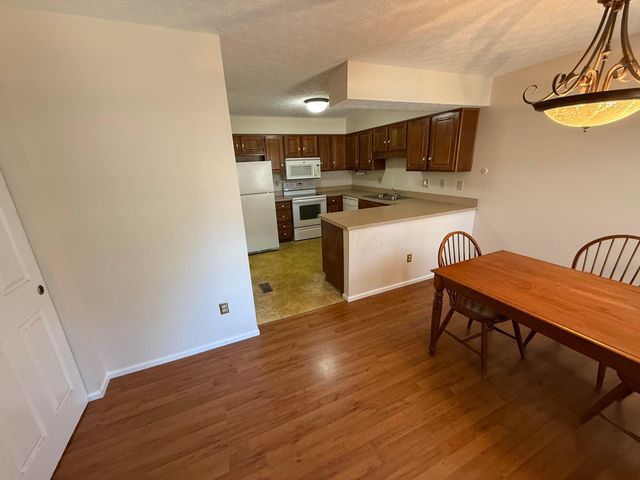 430 Williamsburg Lane NW, Lancaster, OH 43130