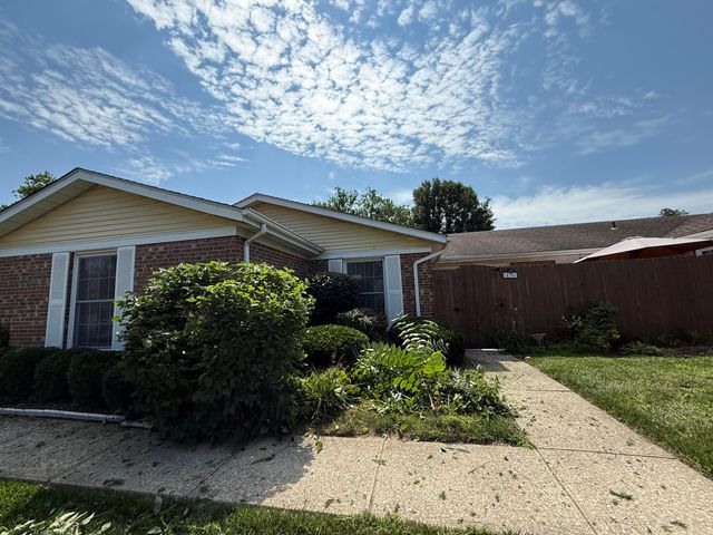 430 Williamsburg Lane NW, Lancaster, OH 43130