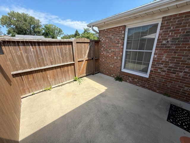 430 Williamsburg Lane NW, Lancaster, OH 43130