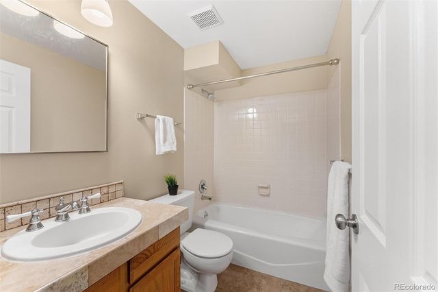 8926 Greenspointe Lane, Highlands Ranch, CO 80130