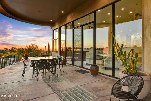 8812 E PALM Lane, Mesa, AZ 85207