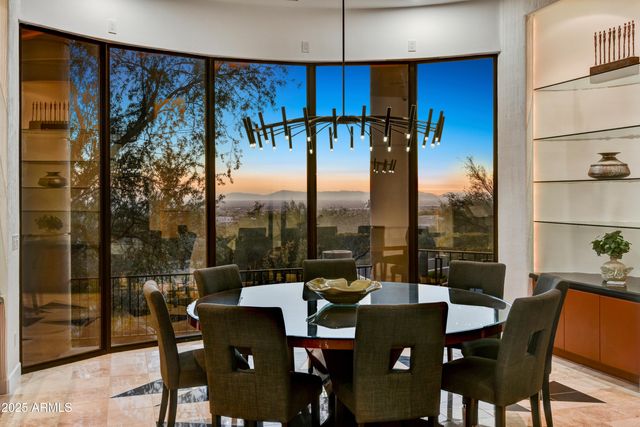 8812 E PALM Lane, Mesa, AZ 85207