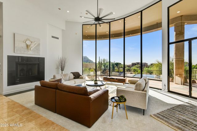 8812 E PALM Lane, Mesa, AZ 85207