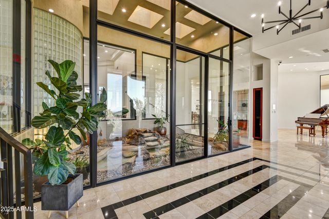 8812 E PALM Lane, Mesa, AZ 85207