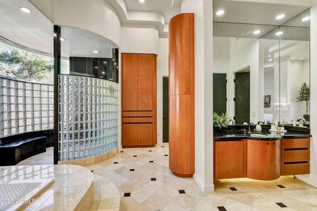 8812 E PALM Lane, Mesa, AZ 85207