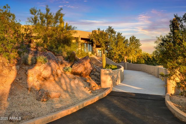 8812 E PALM Lane, Mesa, AZ 85207