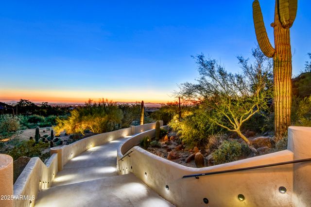 8812 E PALM Lane, Mesa, AZ 85207