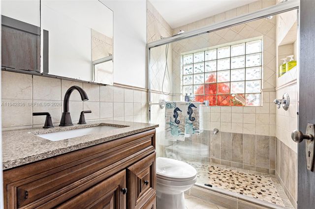 1601 N 16th Ct, Hollywood, FL 33020