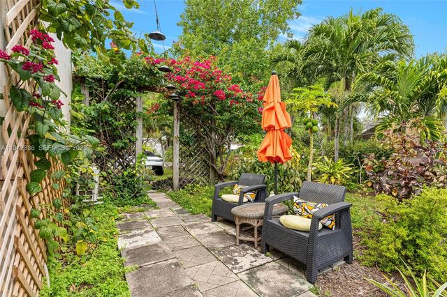 1601 N 16th Ct, Hollywood, FL 33020