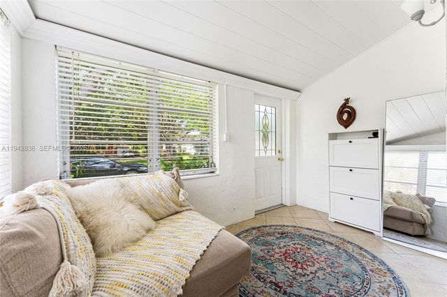 1601 N 16th Ct, Hollywood, FL 33020