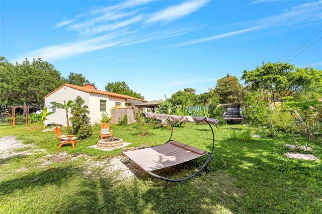 1601 N 16th Ct, Hollywood, FL 33020