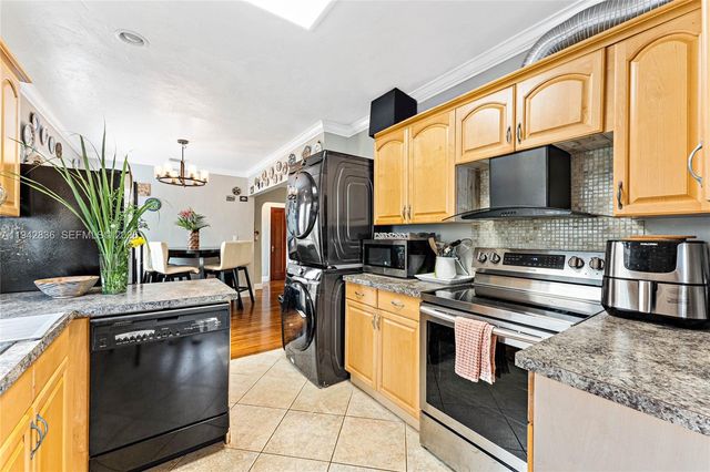 1601 N 16th Ct, Hollywood, FL 33020