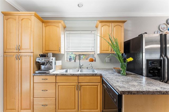 1601 N 16th Ct, Hollywood, FL 33020