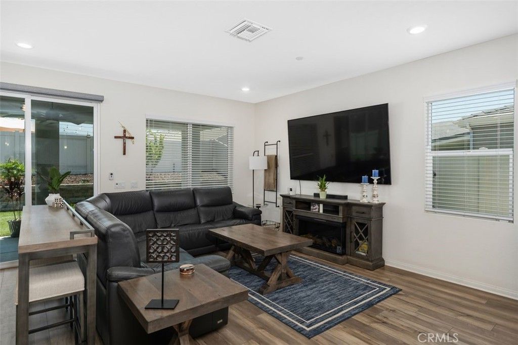 Image 8 of property listing at 7598 Orangebrook, Riverside, CA 92507
