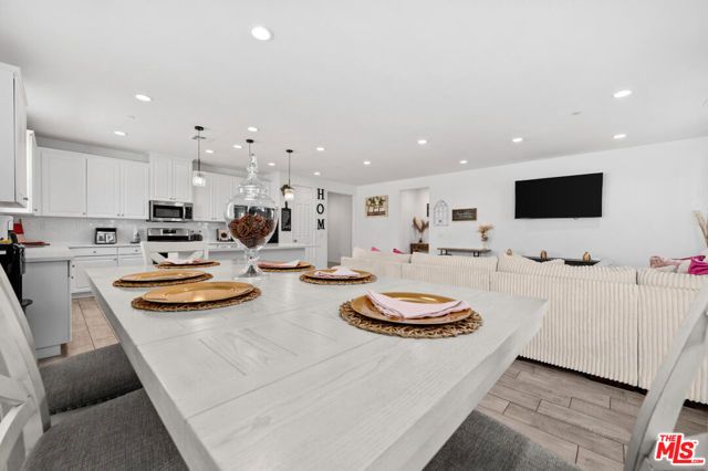 2735 Moonshimmer Street, Hemet, CA 92543