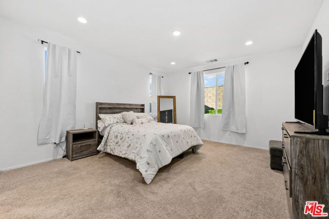 2735 Moonshimmer Street, Hemet, CA 92543