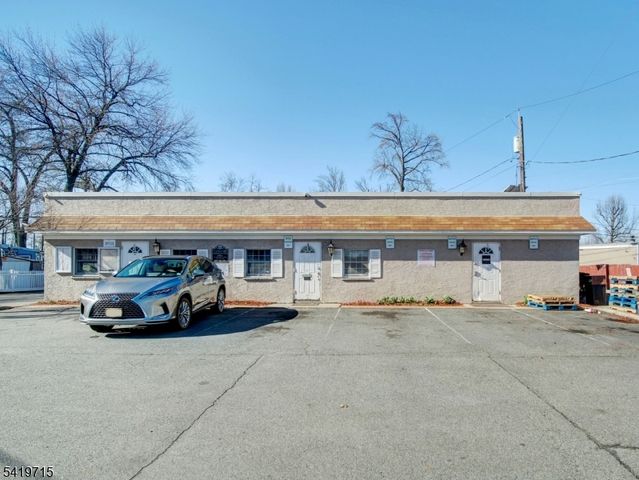 17 E 6th Street, Moonachie Boro, NJ 07074