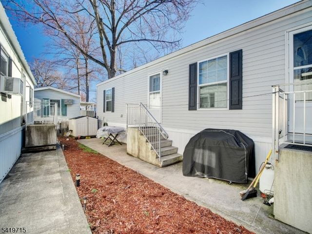 17 E 6th Street, Moonachie Boro, NJ 07074