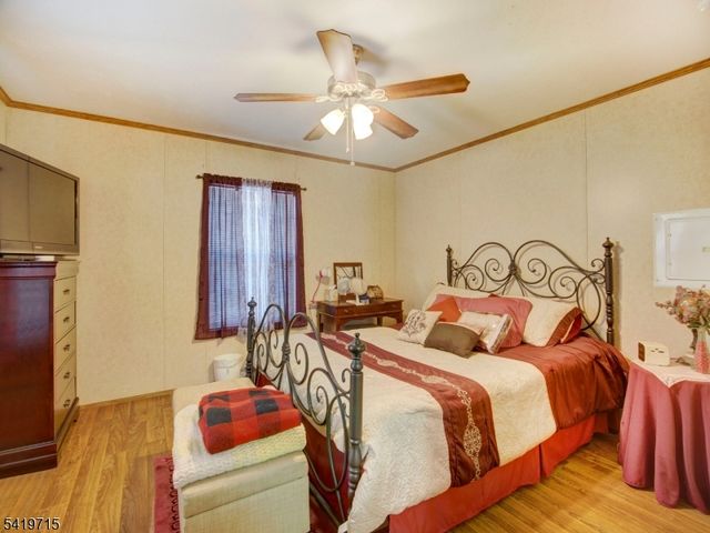 17 E 6th Street, Moonachie Boro, NJ 07074