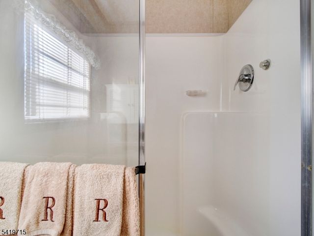 17 E 6th Street, Moonachie Boro, NJ 07074