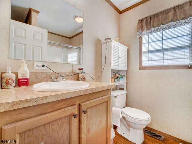 17 E 6th Street, Moonachie Boro, NJ 07074