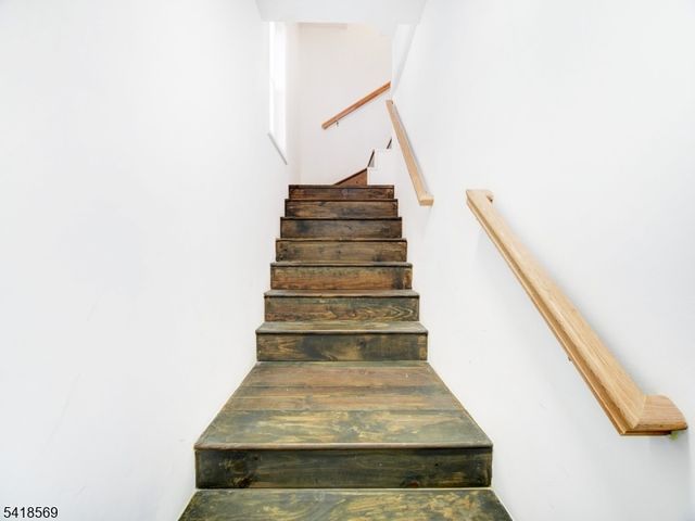 76 Amherst St, East Orange City, NJ 07018