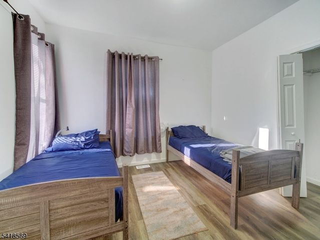 76 Amherst St, East Orange City, NJ 07018