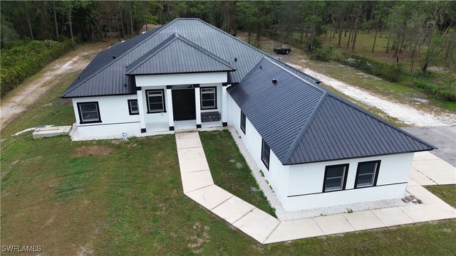 570 31st ST NW, Naples, FL 34120