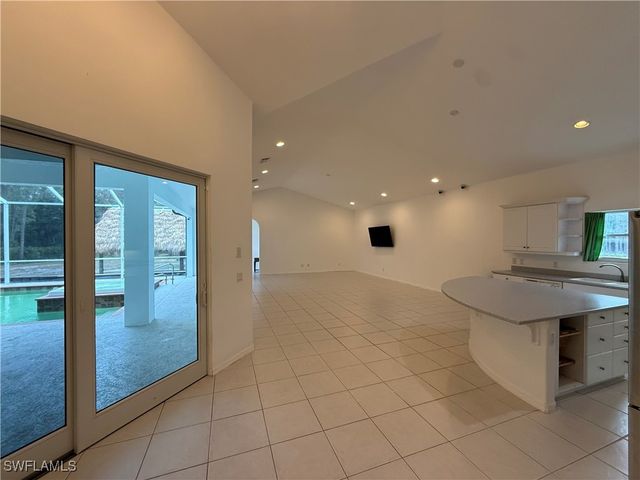 570 31st ST NW, Naples, FL 34120