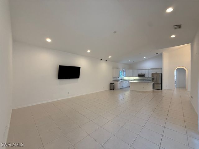 570 31st ST NW, Naples, FL 34120