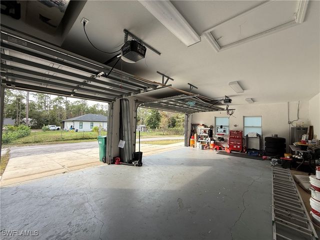 570 31st ST NW, Naples, FL 34120