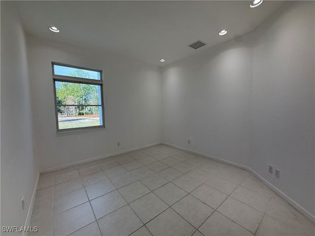 570 31st ST NW, Naples, FL 34120