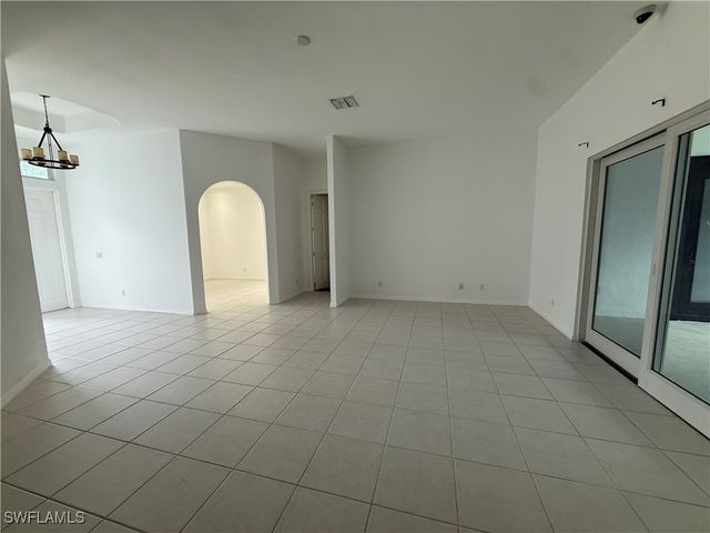 570 31st ST NW, Naples, FL 34120