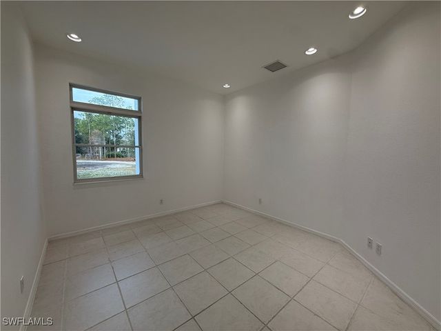 570 31st ST NW, Naples, FL 34120