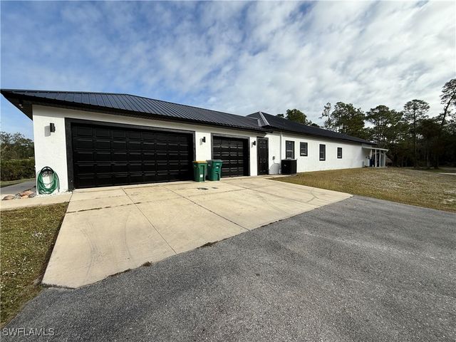 570 31st ST NW, Naples, FL 34120