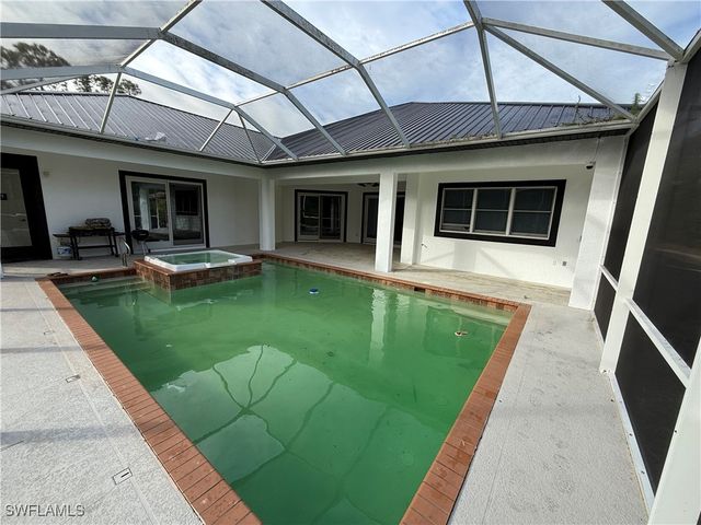 570 31st ST NW, Naples, FL 34120