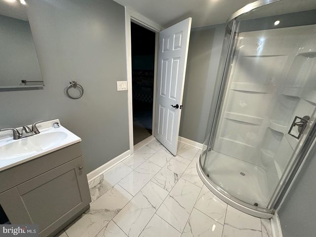 320 BARCLAY AVE, Morrisville, PA 19067