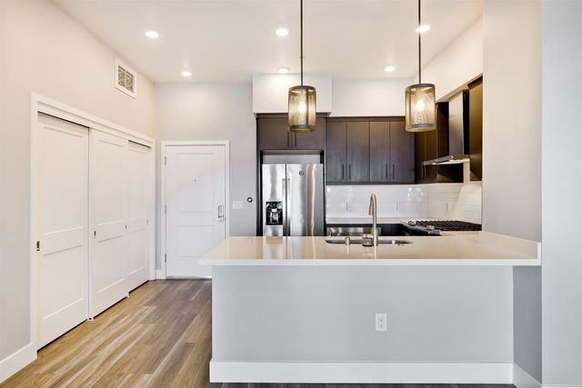 42111 Osgood Rd 519, Fremont, CA 94539