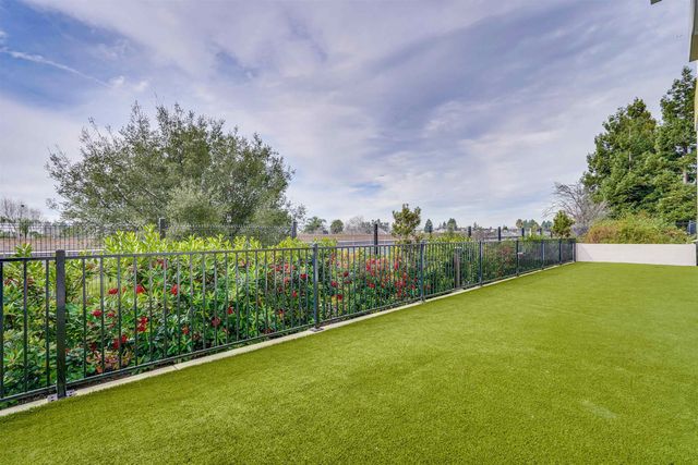 42111 Osgood Rd 519, Fremont, CA 94539