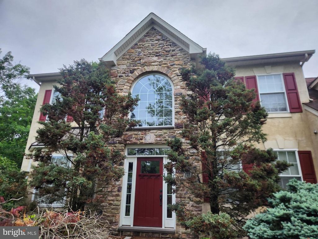 13 LEAPSON LN, Doylestown, PA 18901