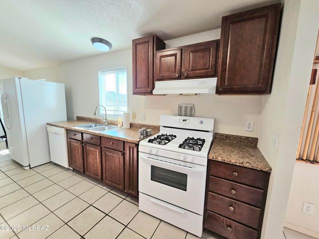 172 S Pima Lane, Benson, AZ 85602