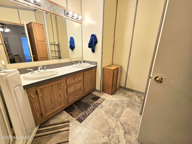 172 S Pima Lane, Benson, AZ 85602