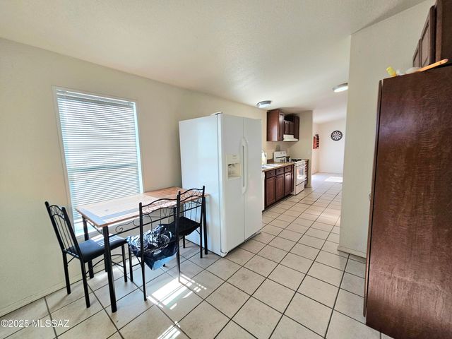 172 S Pima Lane, Benson, AZ 85602