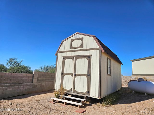 172 S Pima Lane, Benson, AZ 85602