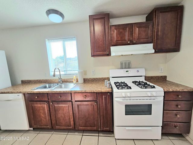 172 S Pima Lane, Benson, AZ 85602
