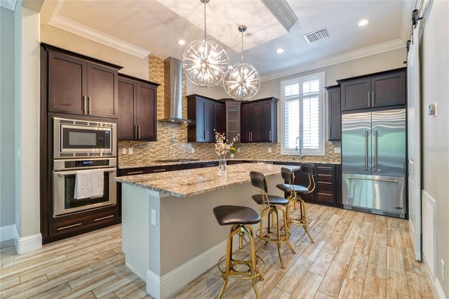 653 E JACKSON STREET, Orlando, FL 32801