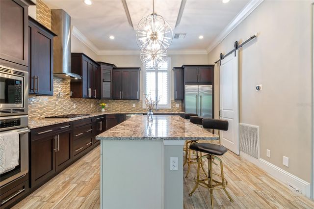 653 E JACKSON STREET, Orlando, FL 32801