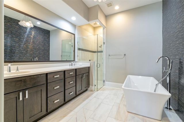 653 E JACKSON STREET, Orlando, FL 32801