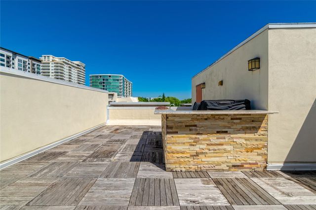 653 E JACKSON STREET, Orlando, FL 32801
