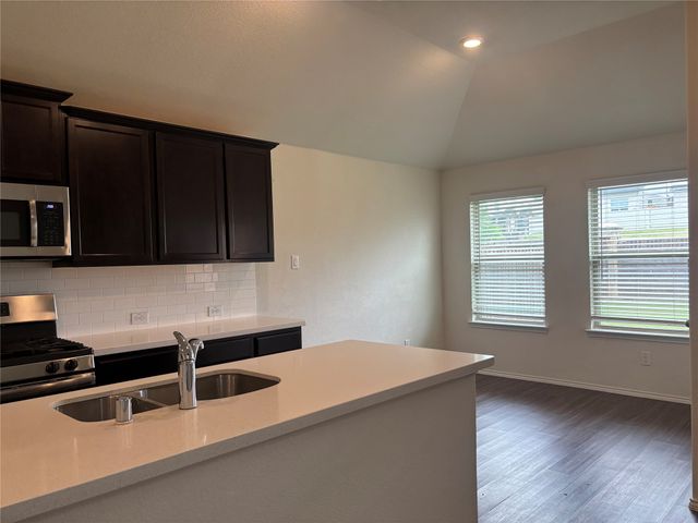 2065 Alamandine Avenue, Cross Roads, TX 76227